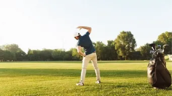 Kỹ năng cầm gậy cơ bản cho người mới tập đánh golf